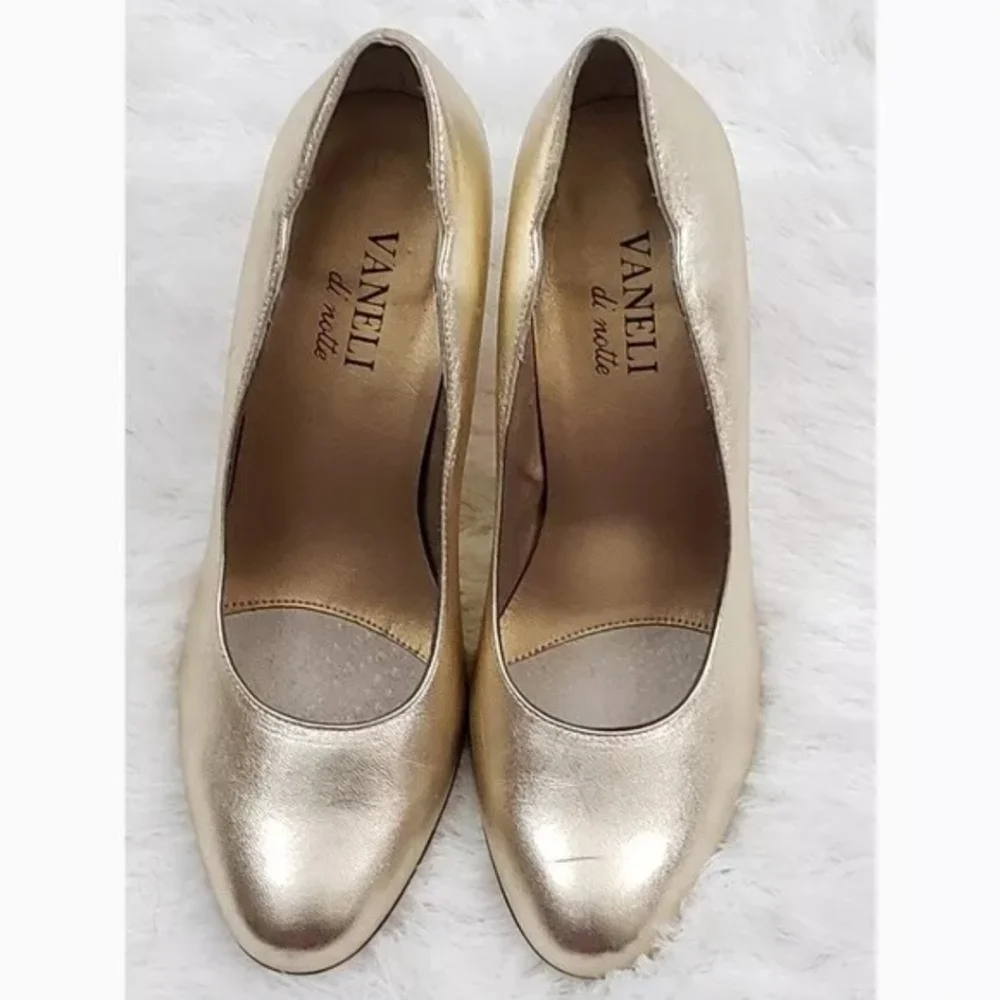 Vaneli Women's Pumps Gold Patent Heels Round Toe Shoes Size 6